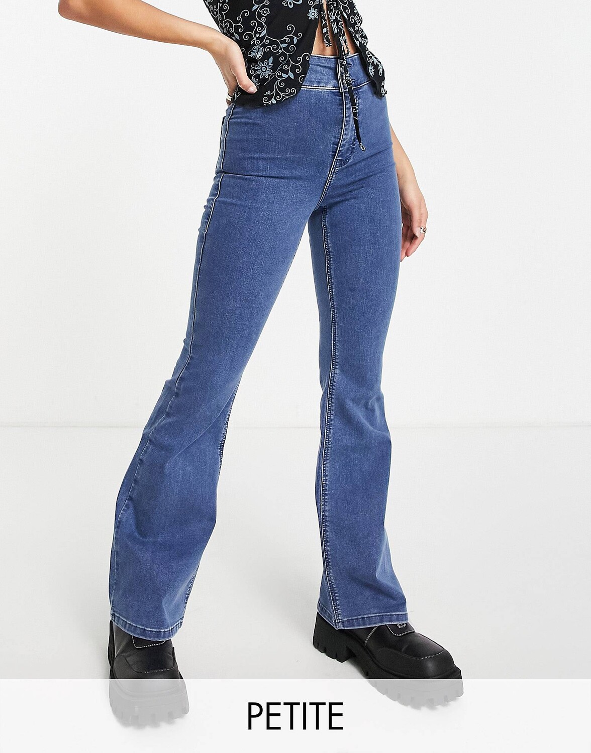 

Светло-синие расклешенные брюки Topshop Petite Joni