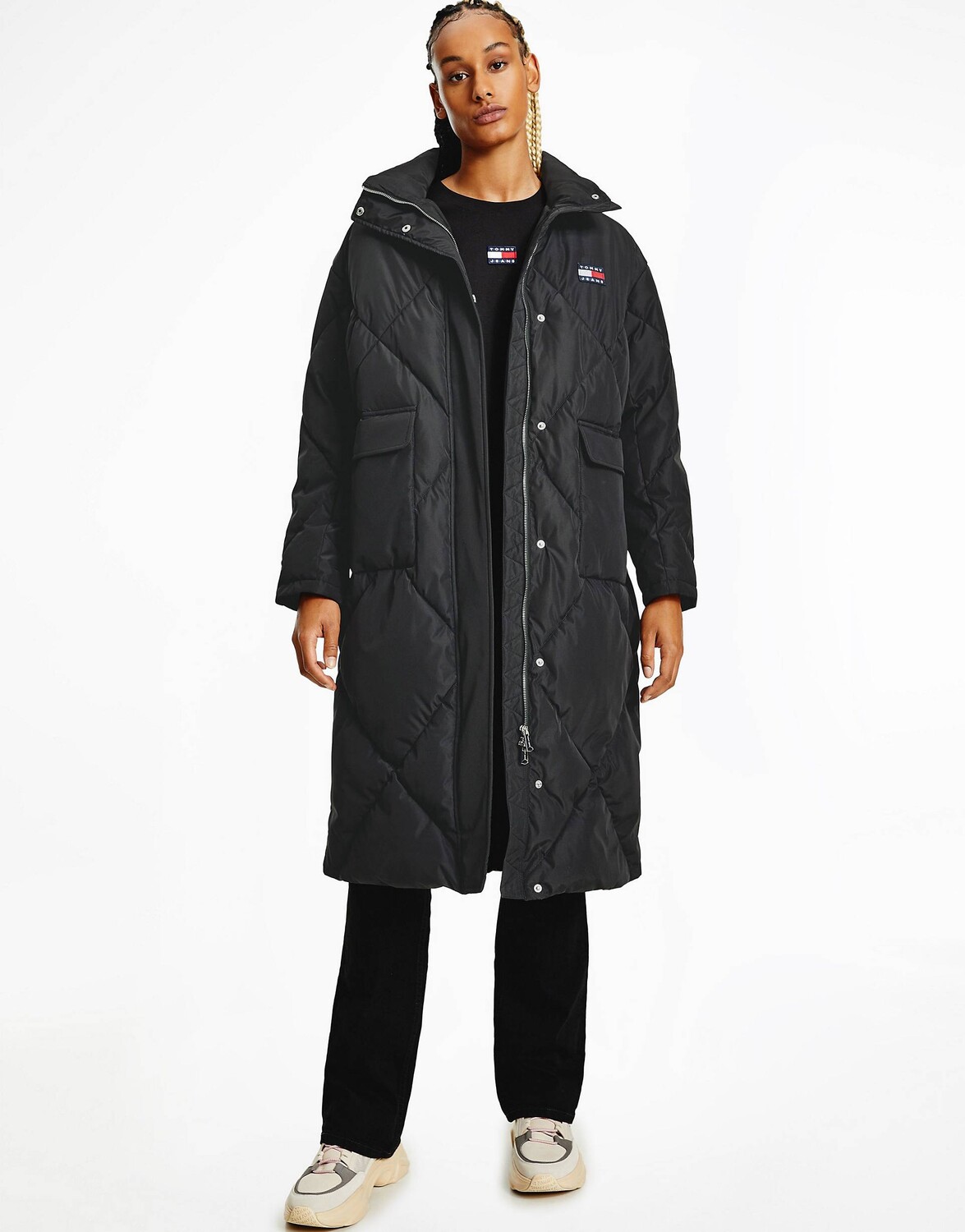 

Длинное дутое пальто черного цвета Tommy Jeans