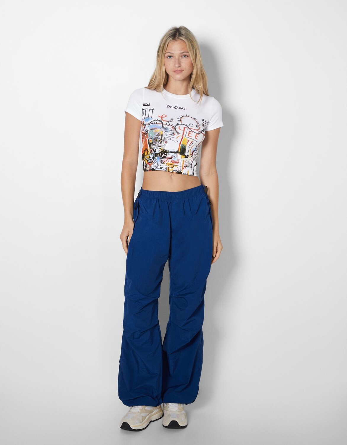 Футболка с короткими рукавами и принтом Jean-Michel Basquiat Bershka –купить из-за границы через сервис «CDEK.Shopping»