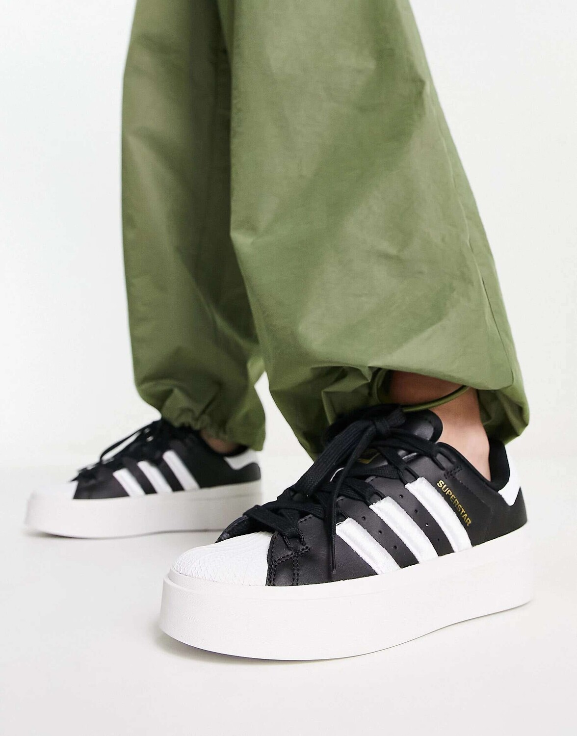 

Черно-белые кроссовки на платформе adidas Originals Superstar Bonega, Черный
