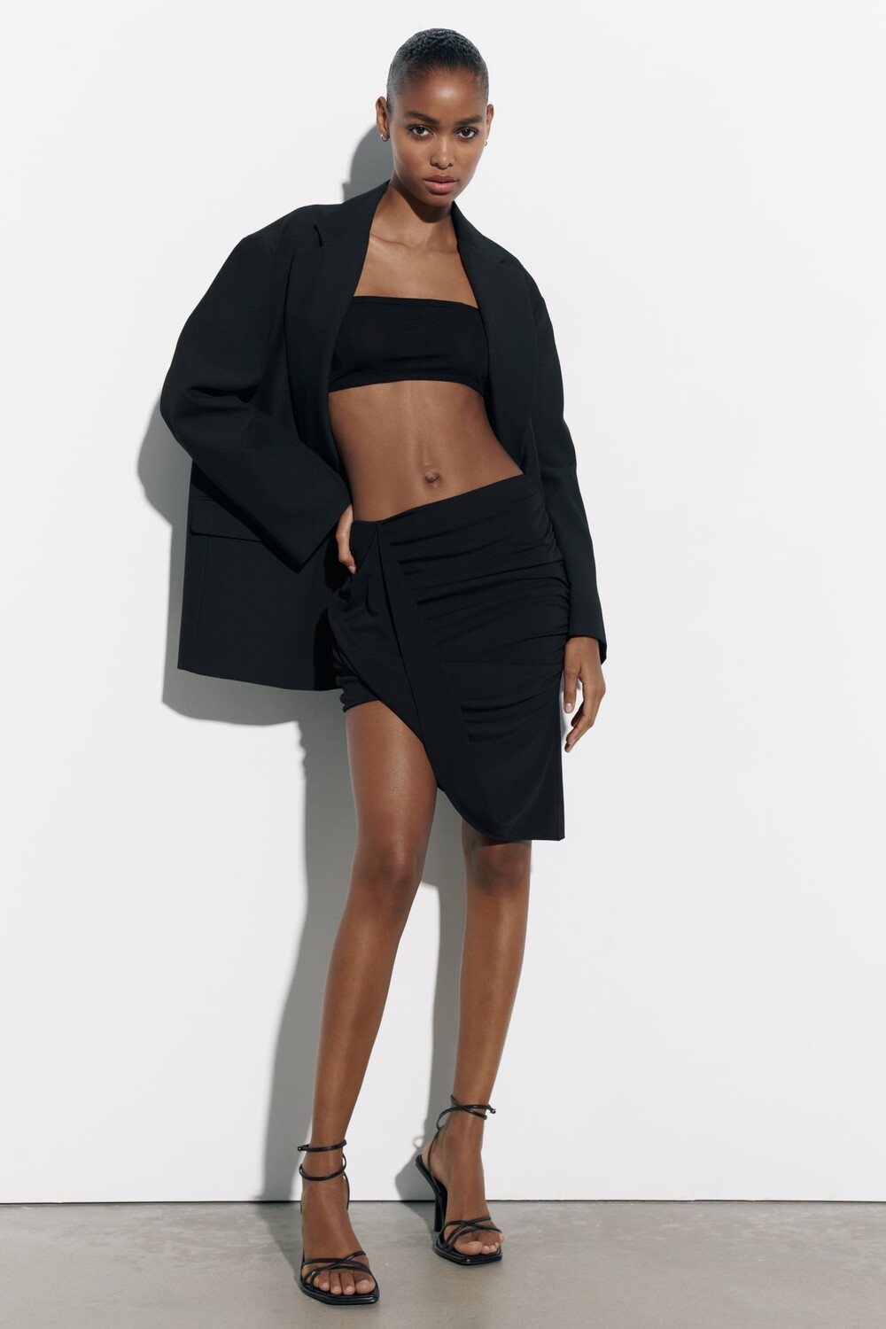 

Асимметричная юбка с драпировкой ZARA, черный