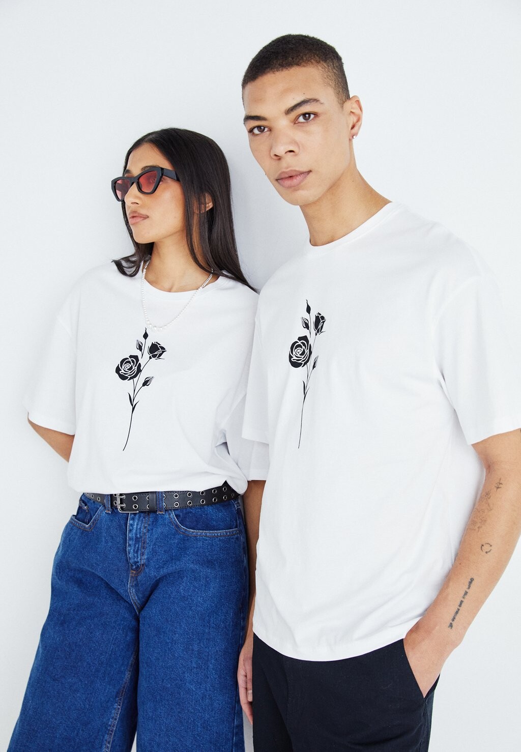 

Футболка с принтом JORJUSTIN TEE CREW NECK UNISEX Jack & Jones, цвет white