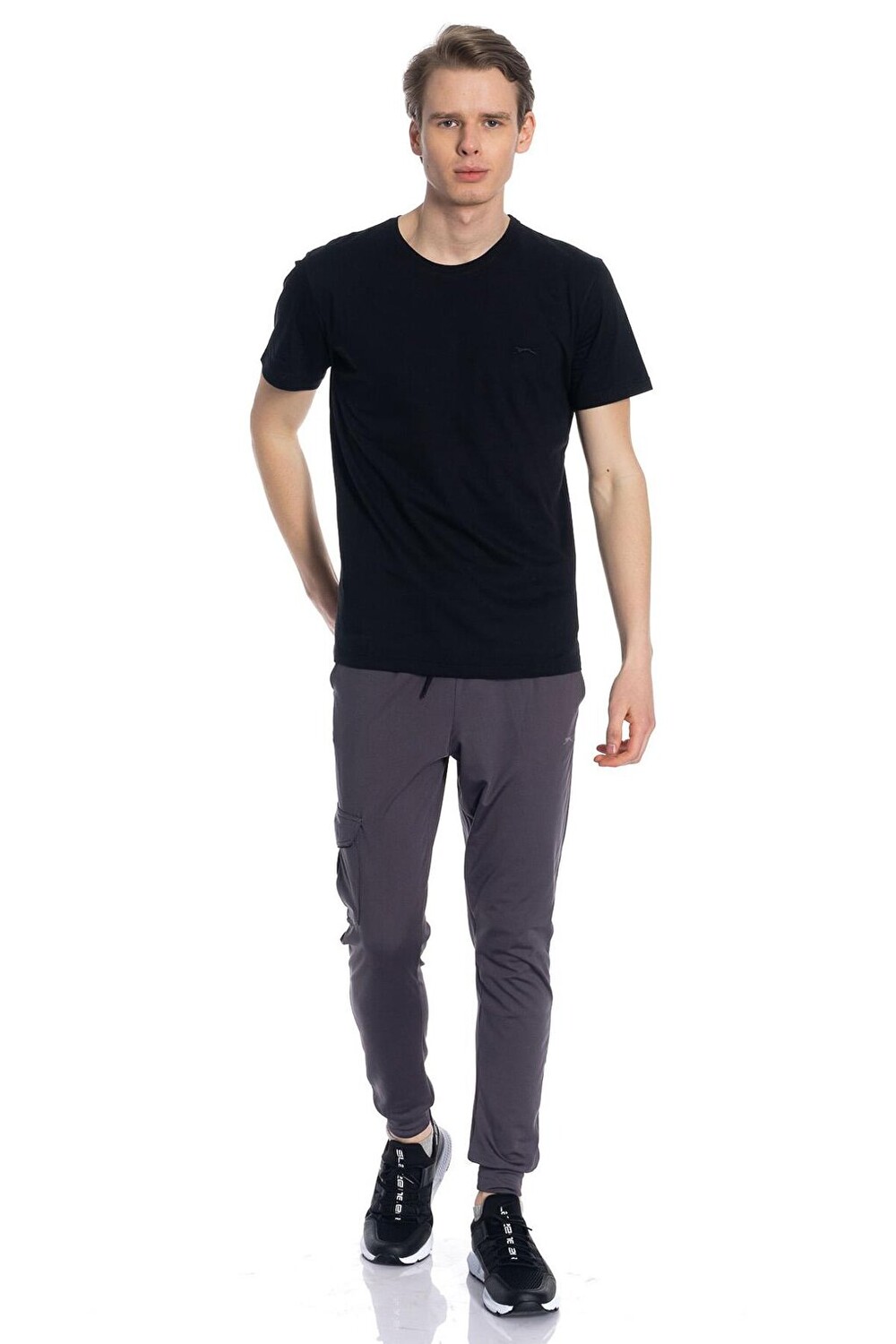 

Футболка мужская SANDER черная SLAZENGER, Черный
