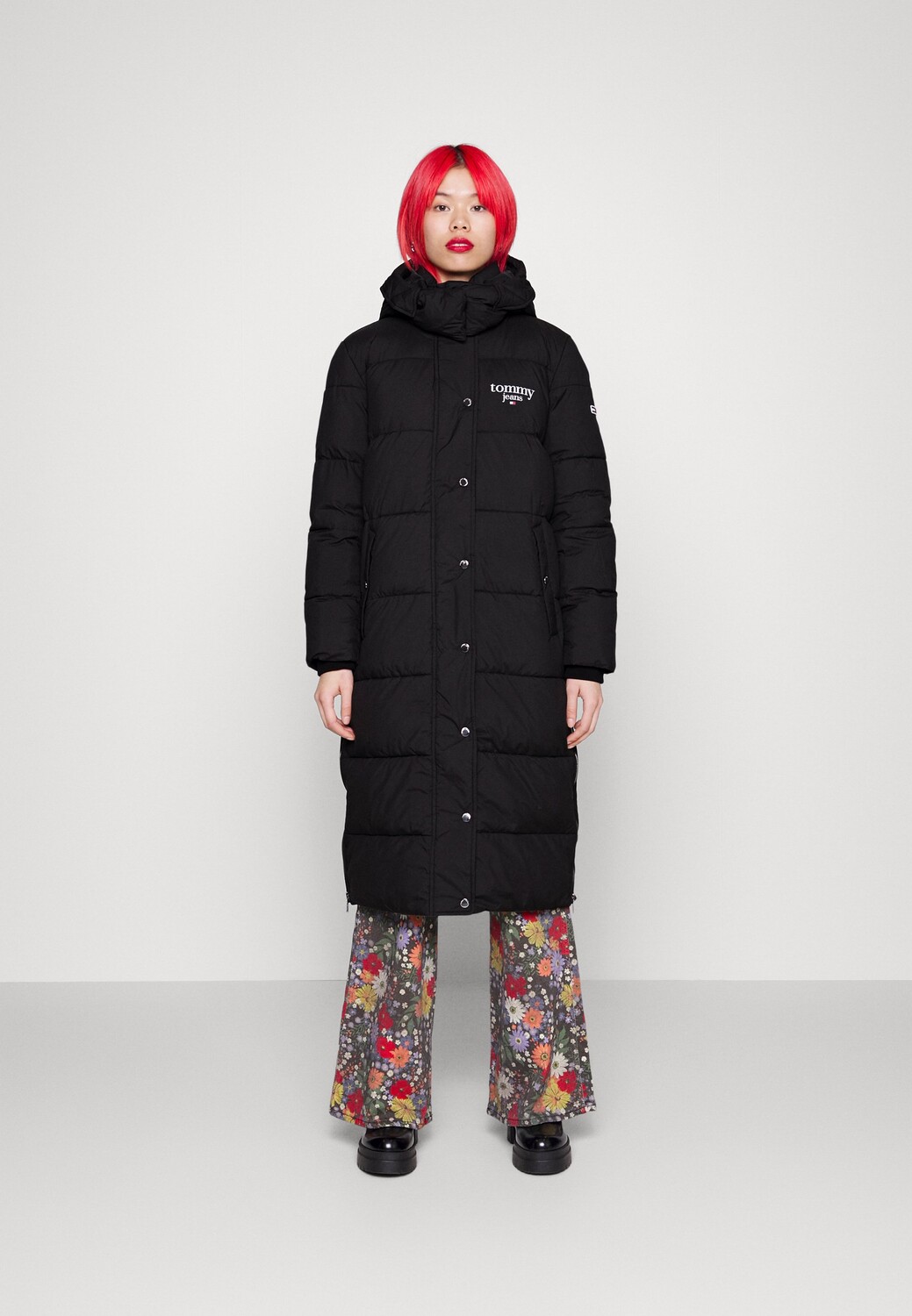 

Пальто зимнее Tommy Jeans, черный