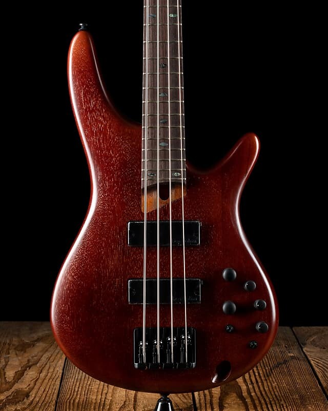 

Гитара Ibanez Standard, коричневое красное дерево