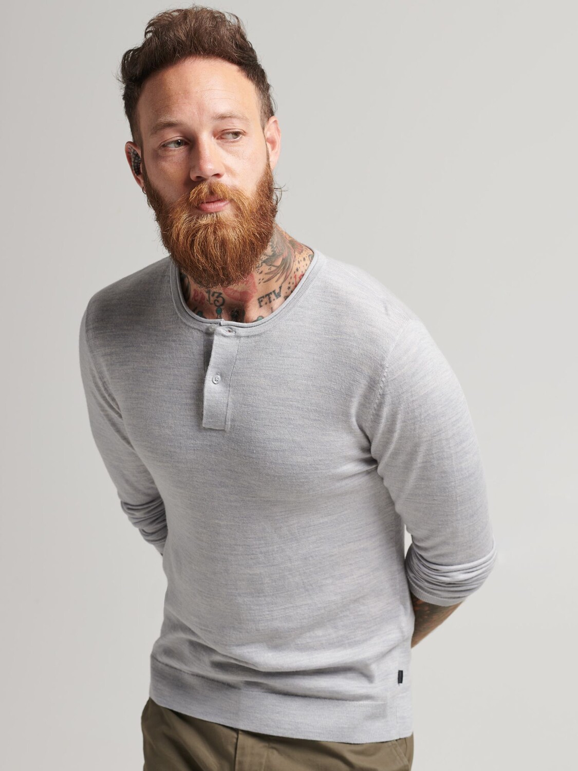 

Вязаный топ Henley из шерсти мериноса с круглым вырезом Superdry, средний марл