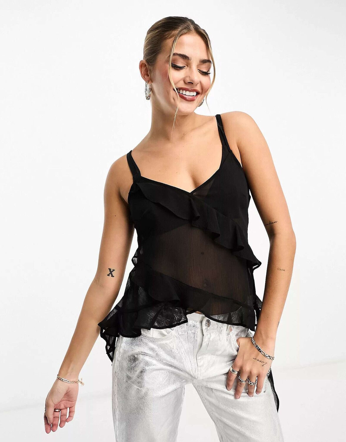 

Черный шифоновый топ на бретельках с оборками Miss Selfridge