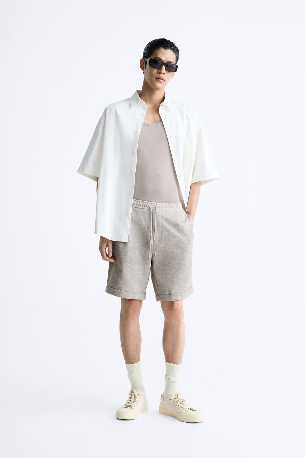 

Комфортные шорты-бермуды ZARA, светло-бежевый