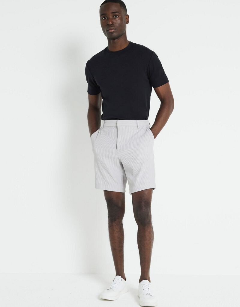 

Серые светлые плиссированные шорты River Island Regular fit