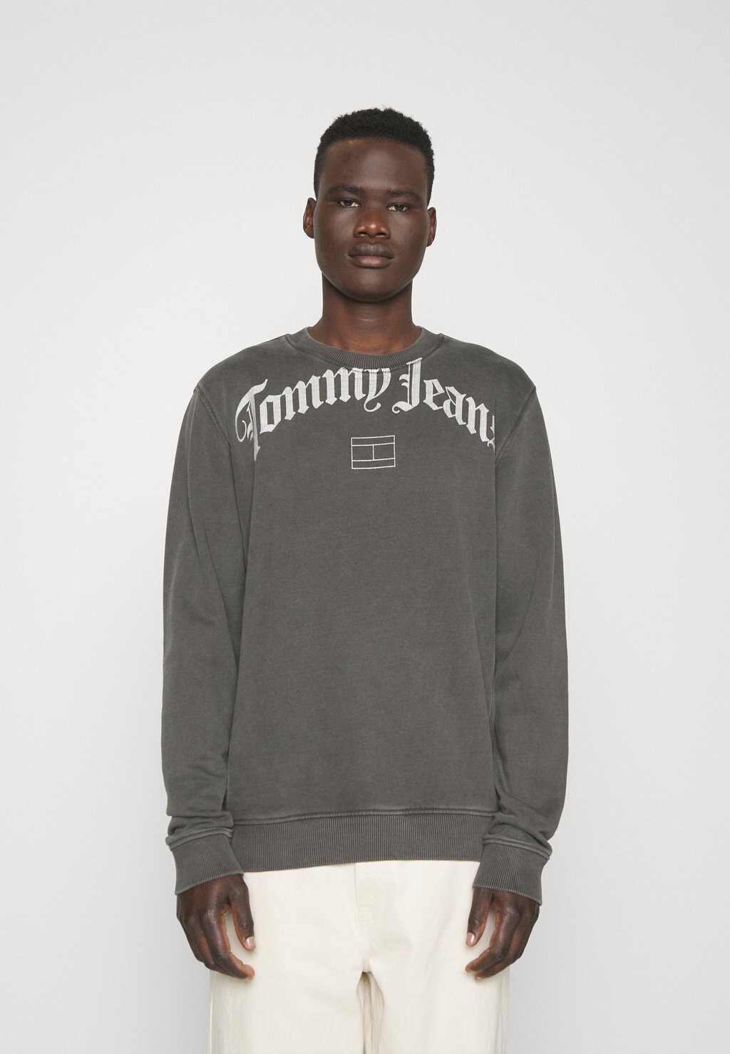 

Толстовка Tommy Jeans, черный