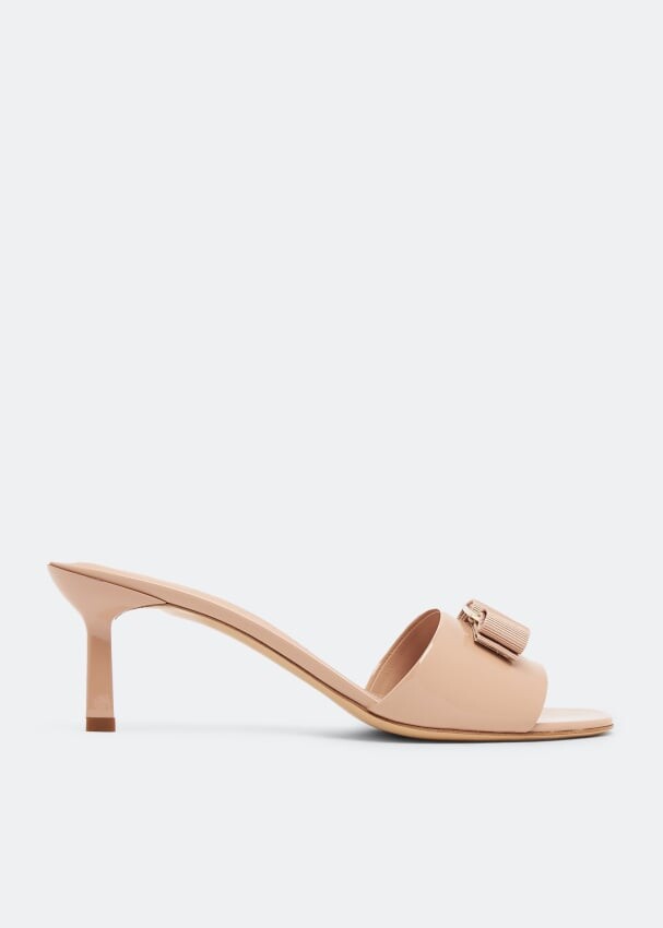 

Сандалии FERRAGAMO Vara bow slide sandals, бежевый