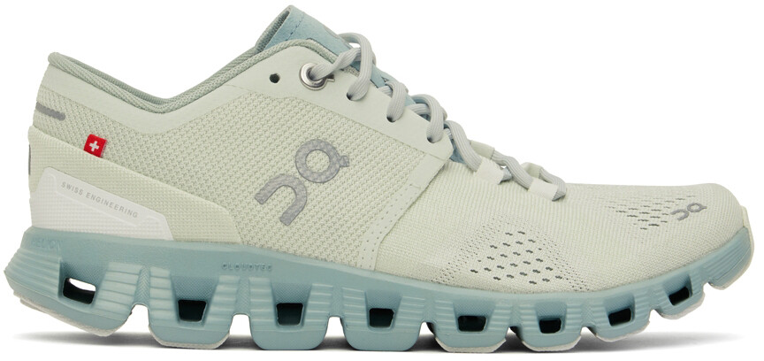 

Зеленые кроссовки Cloud X On