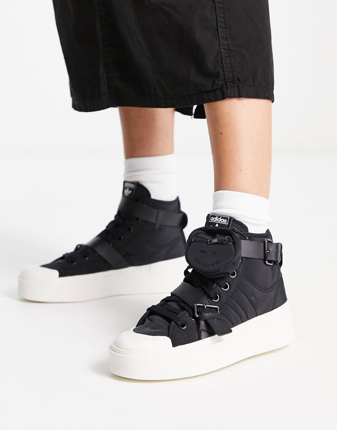 

Черные кроссовки adidas Originals Nizza bonga