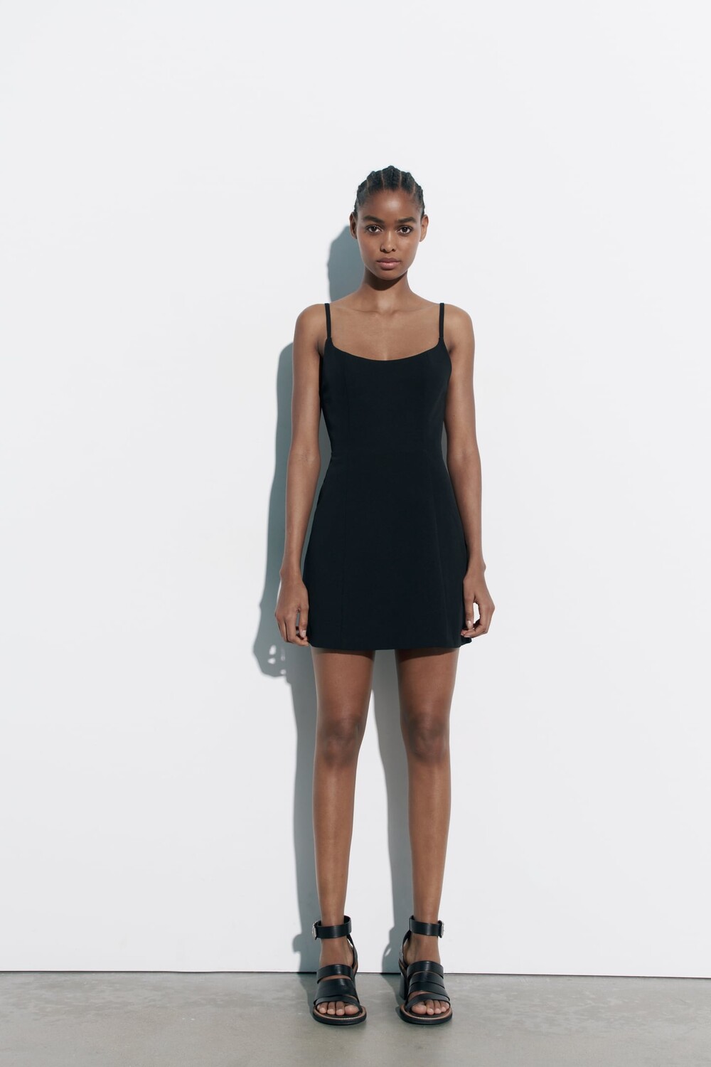 

Платье из смешанного льна с открытой спиной ZARA, черный