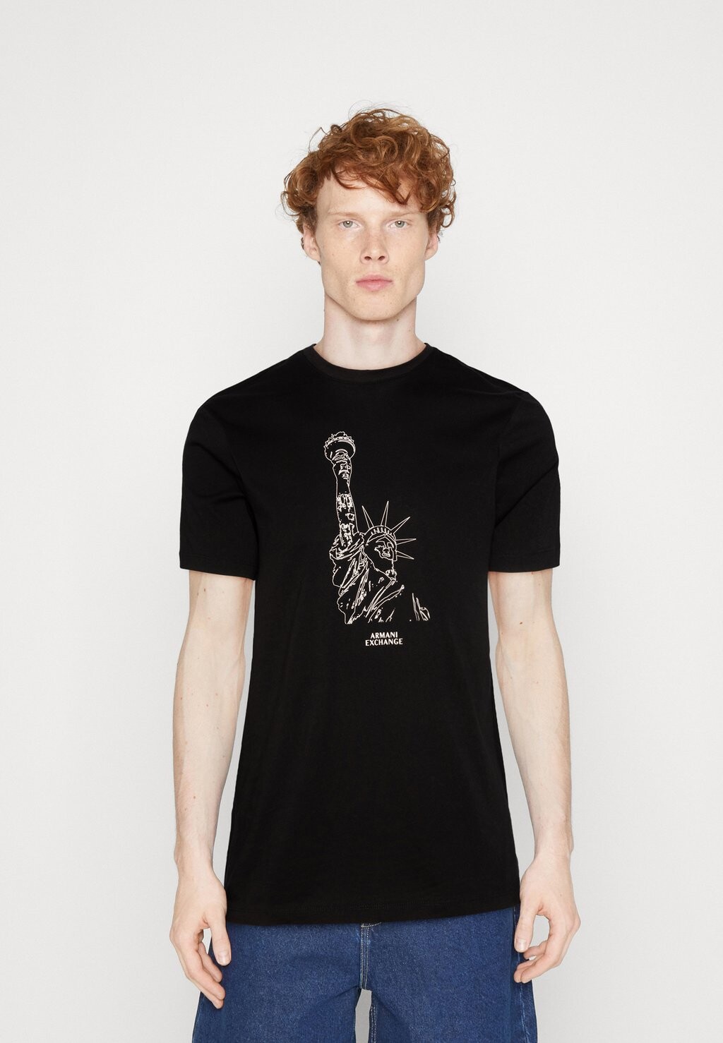 

Футболка с принтом Armani Exchange, черный