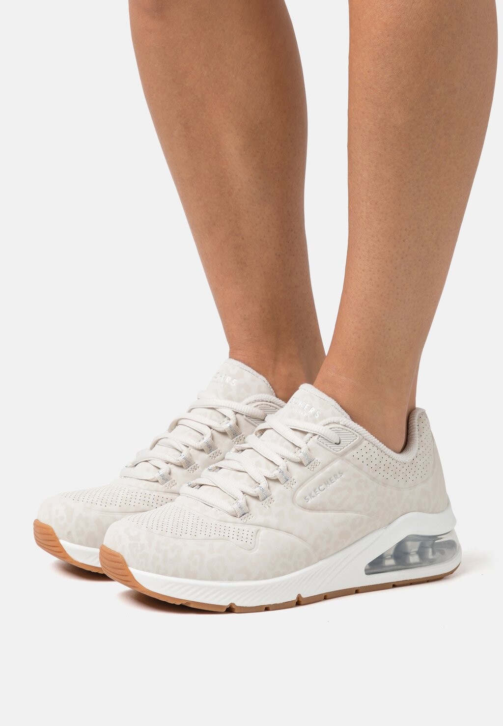 

Кроссовки Skechers