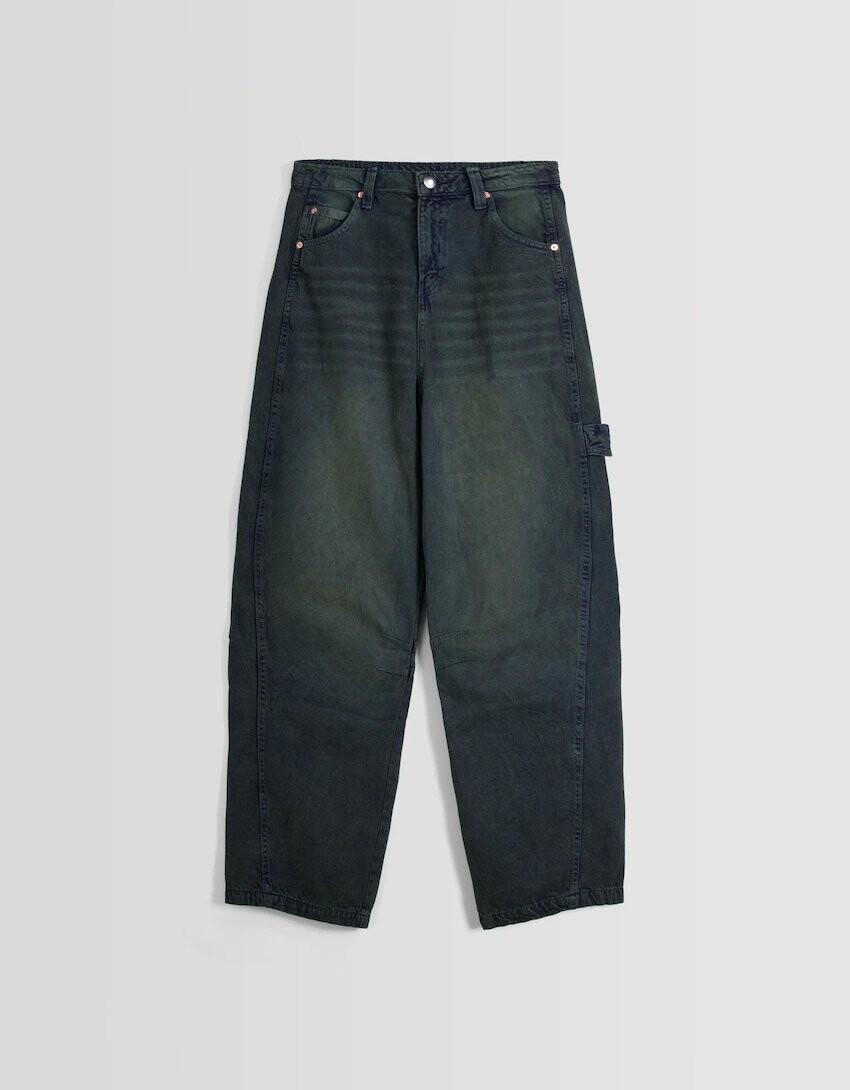

Брюки Bershka Skater fit with carpenter detail, тёмно-зелёный, Зеленый