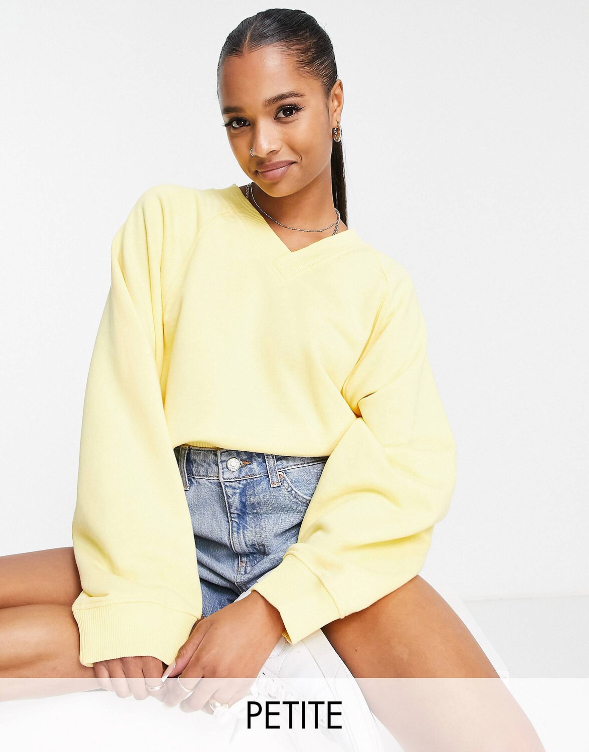 

Желтый худи свободного кроя с v-образным вырезом Topshop Petite