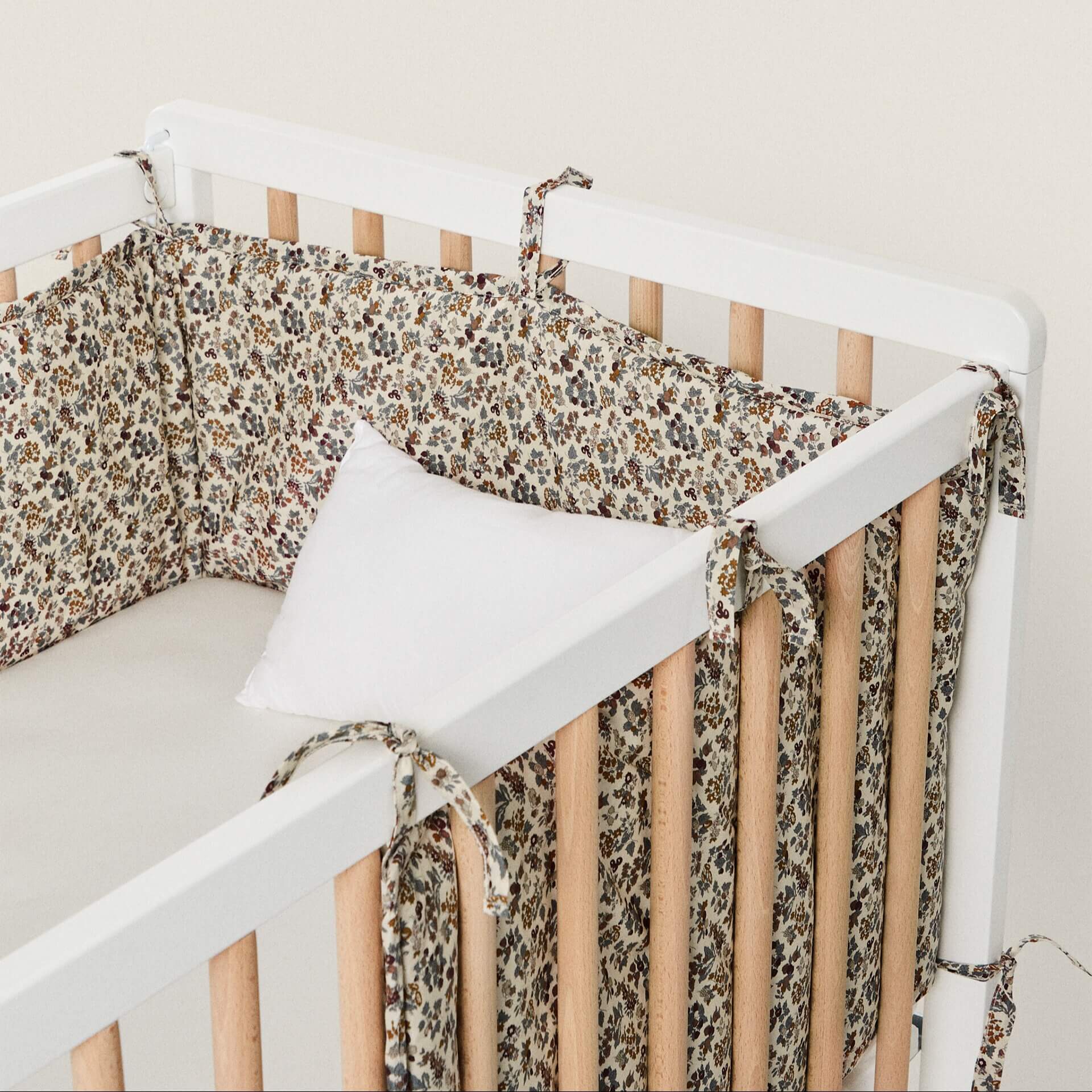 Бампер для детской кроватки Zara Home Floral Print Fabric