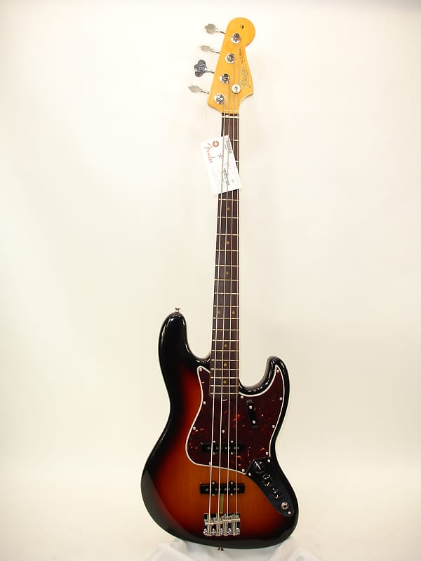 Fender American Original '60s Jazz Bass 3-цветная отделка Sunburst с твердым футляром