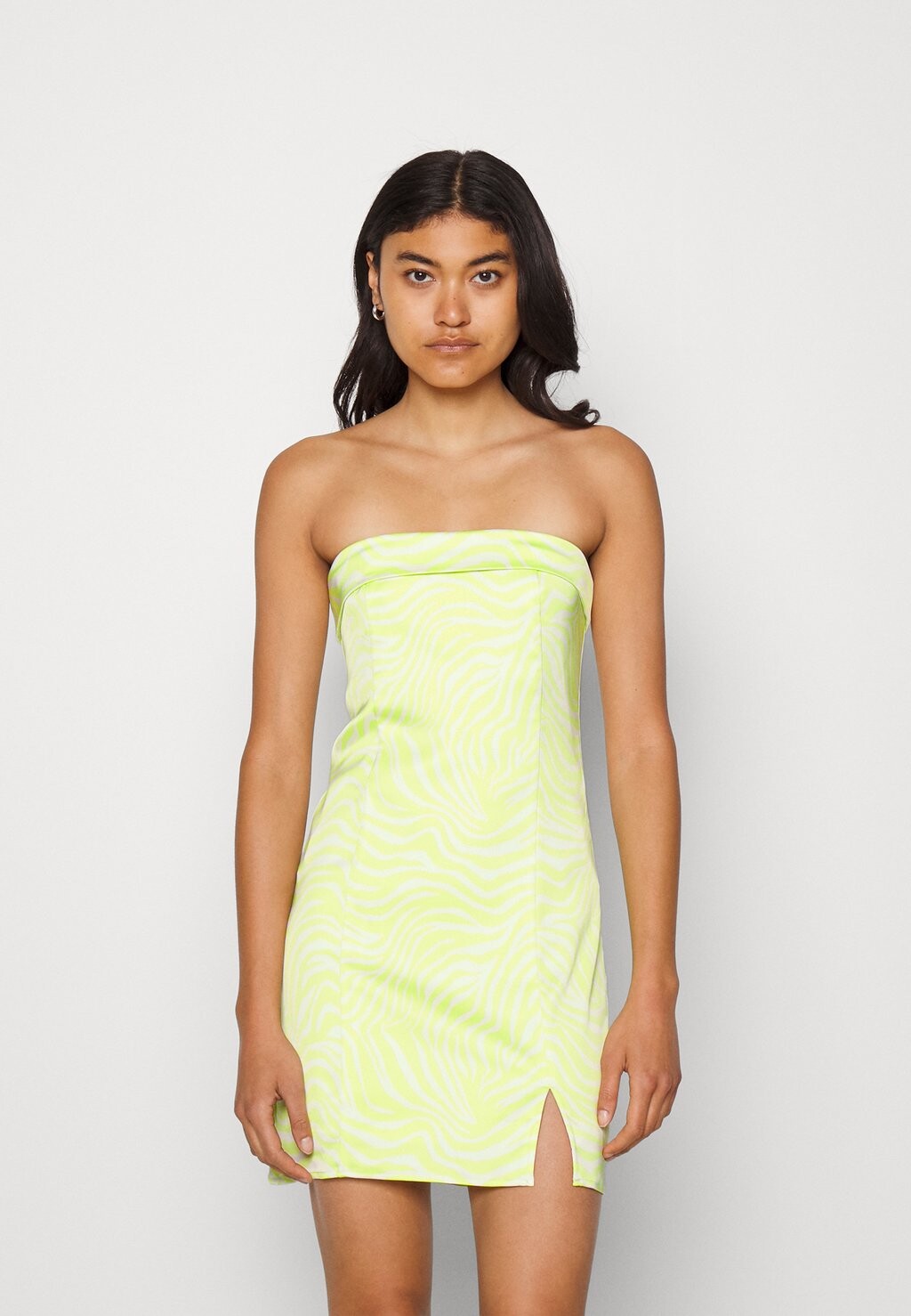 

Коктейльное платье Gina Tricot