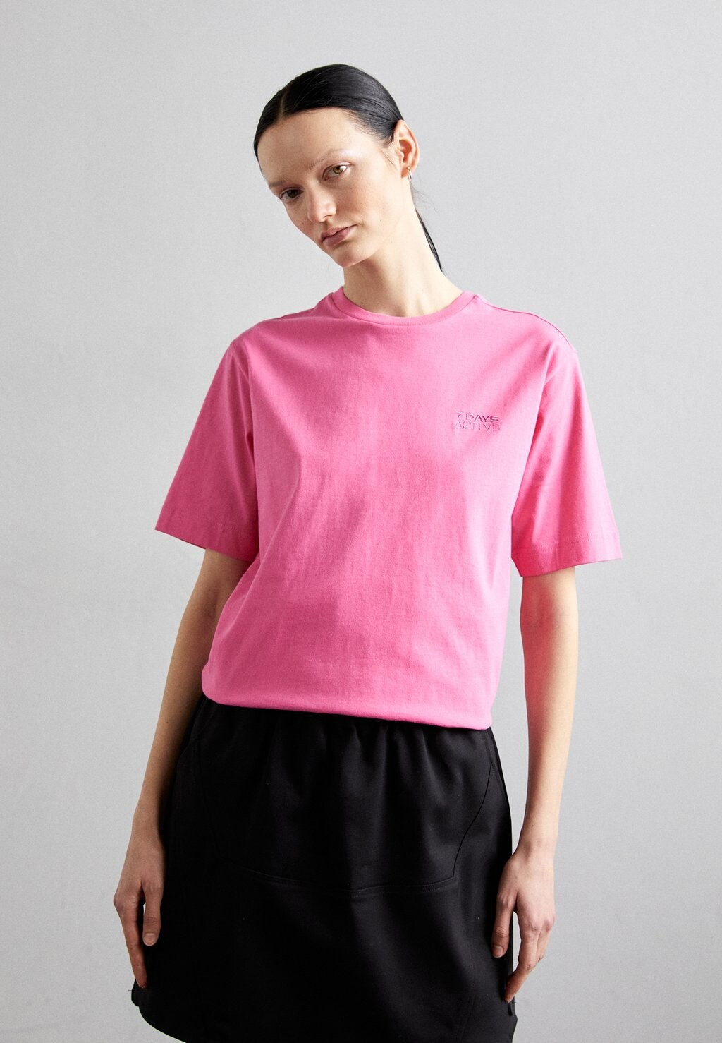 

Базовая футболка LOGO TEE 7 DAYS Active, цвет sangria sunset