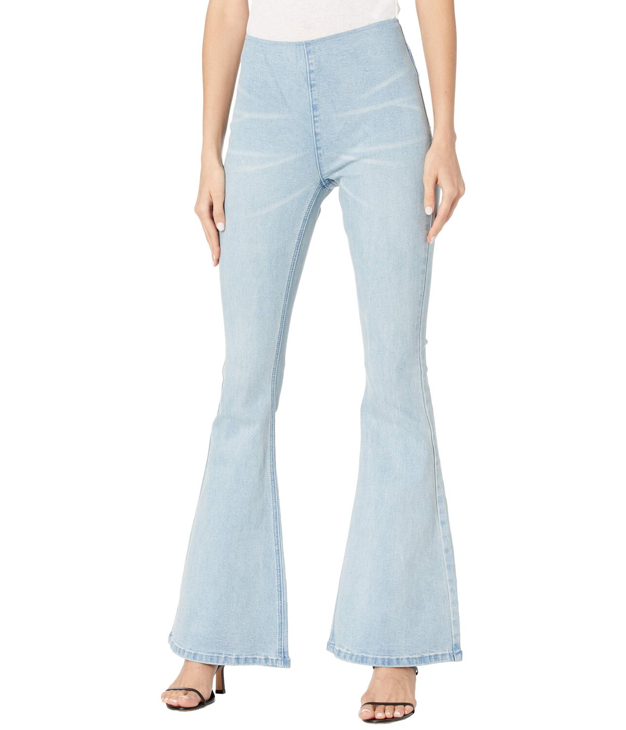 

Джинсы Rock and Roll Cowgirl, High-Rise Flare Bargain Bell in Light Wash WPH8171