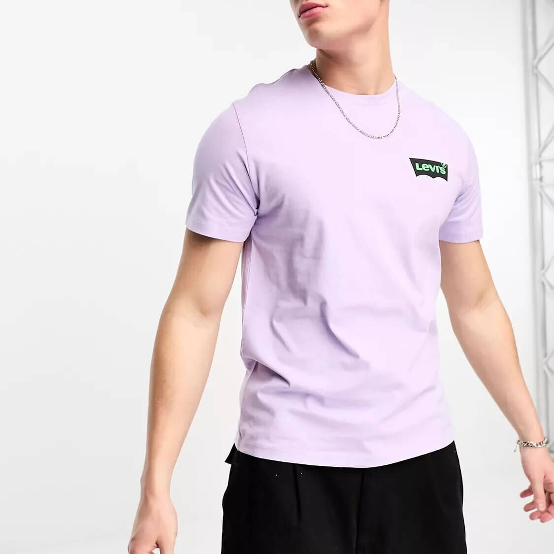 

Футболка Levi's With Backprint, фиолетовый