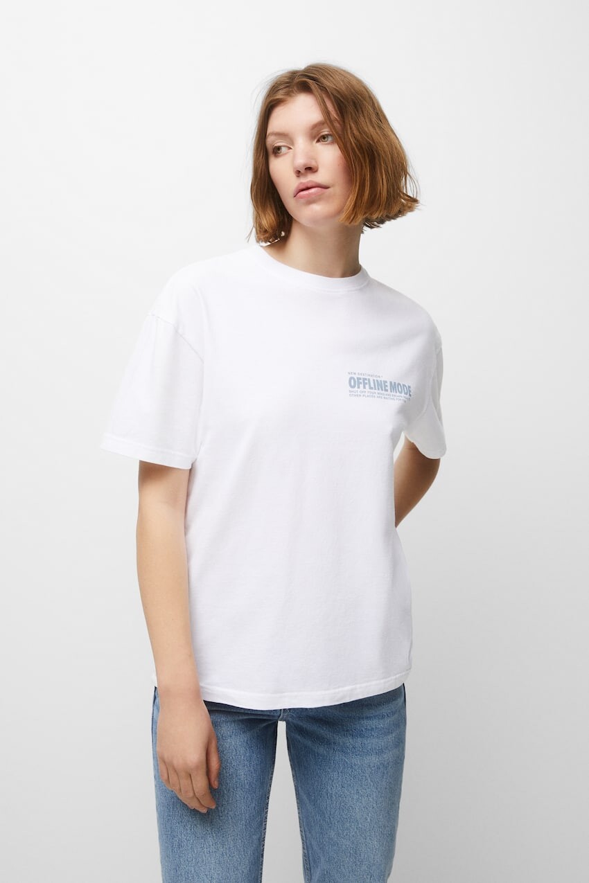 

Футболка с короткими рукавами и графичным принтом на спине Pull&Bear
