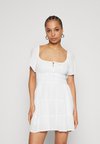 Дневное платье CHANNELED SKORT DRESS Hollister Co., белый платье дневное bare saidie franchise skort dress hollister co темно синий