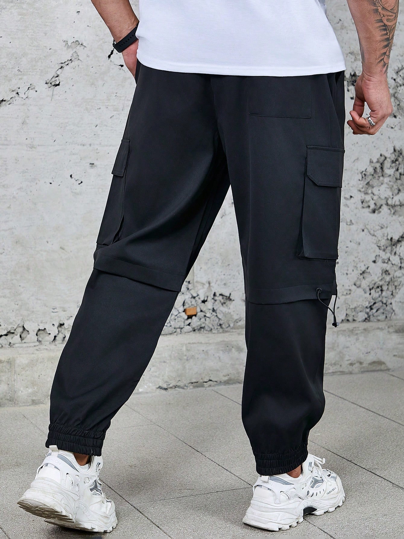Мужские повседневные брюки больших размеров Manfinity Hypemode с карманами с клапанами и шнурком на талии, черный