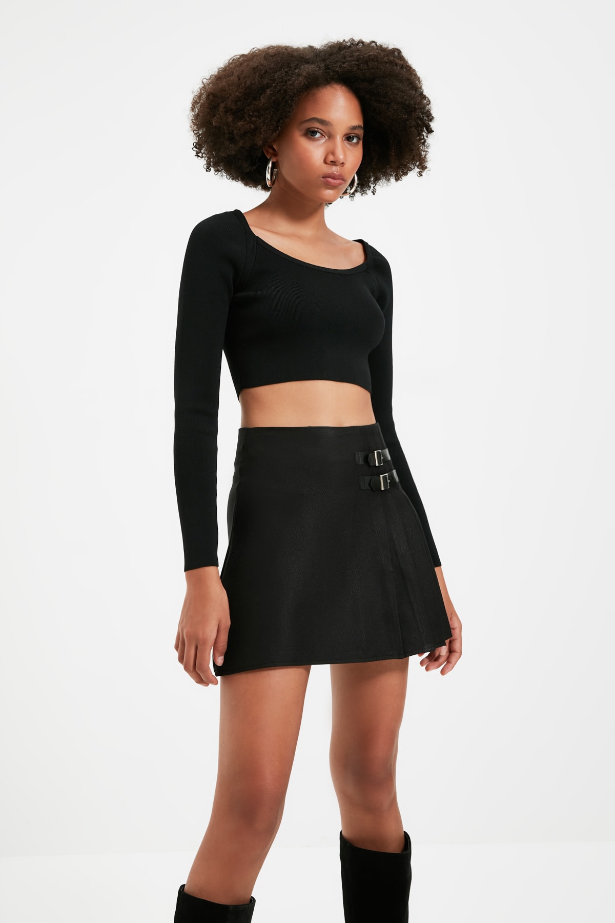 Мини-юбка Trendyol со складками, черный кремового цвета мини юбка со складками helmut lang