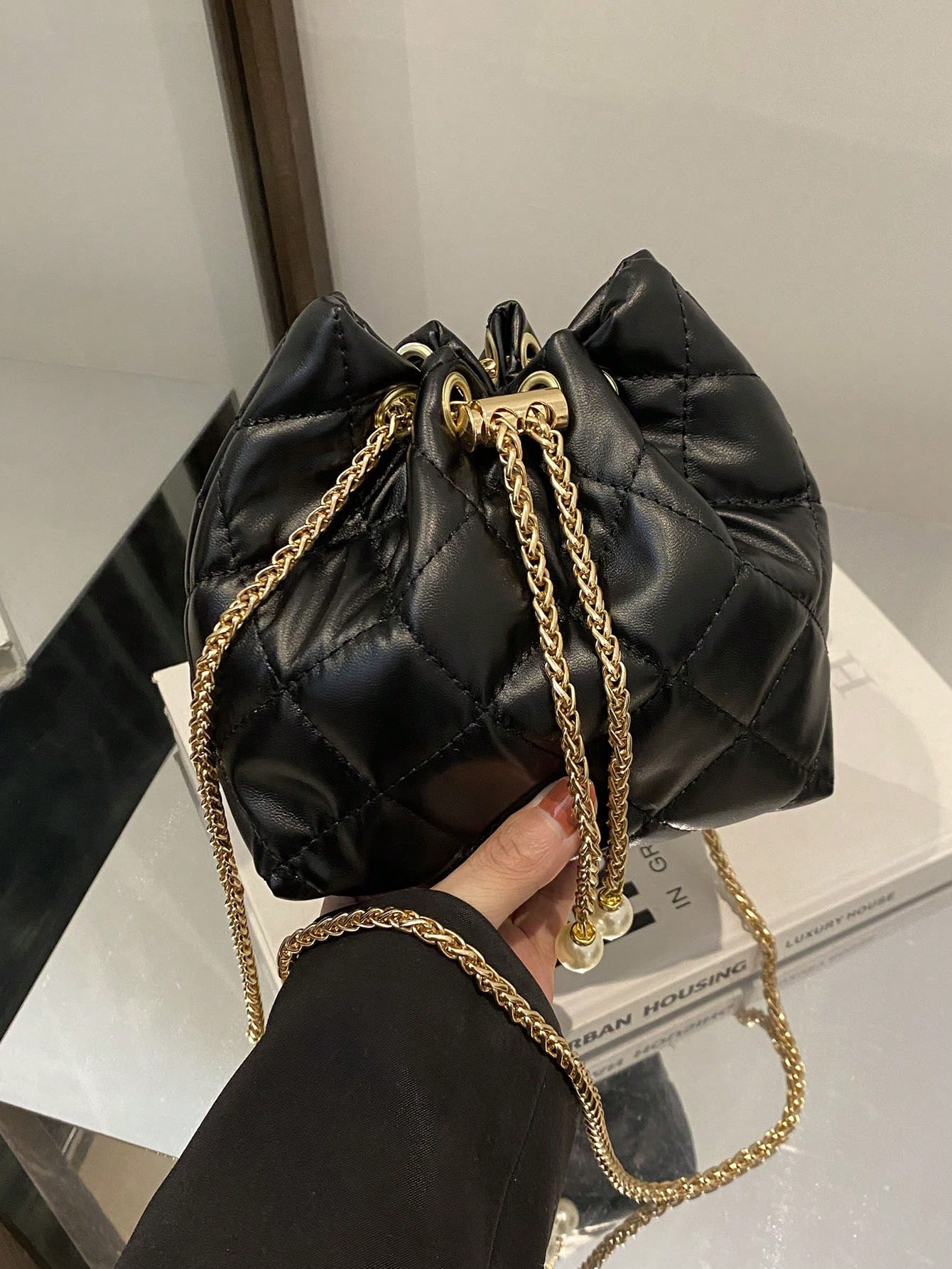 Новая модная тканая соломенная сумка-ведро с цепным ремнем и застежкой на шнурке для пляжа, черный