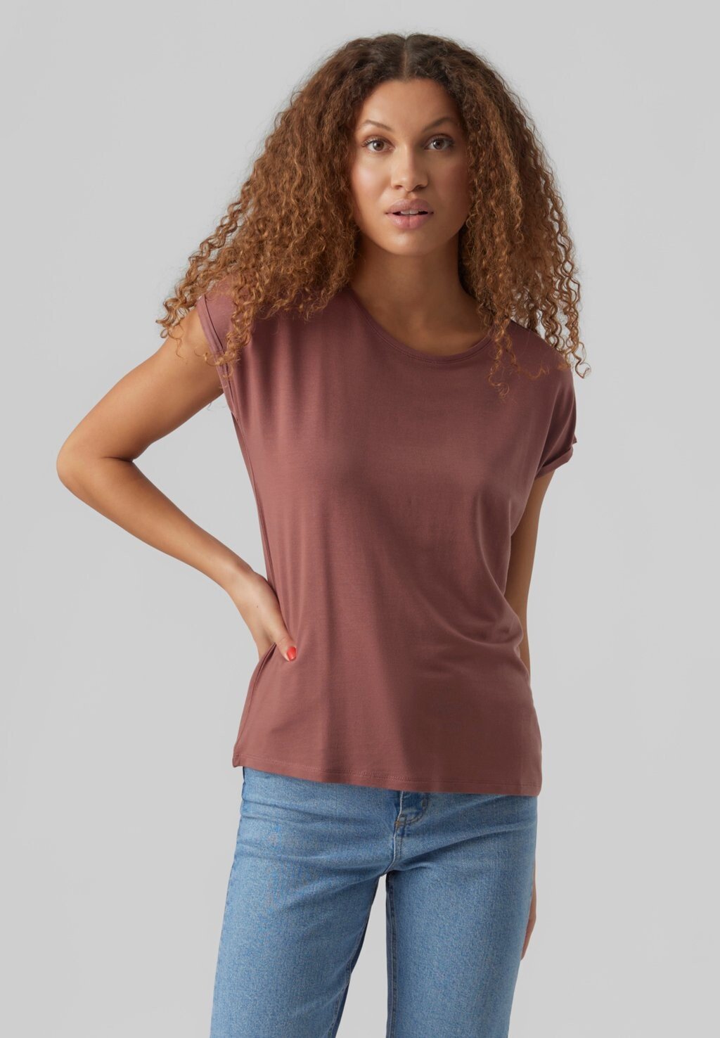 

Базовая футболка Vero Moda