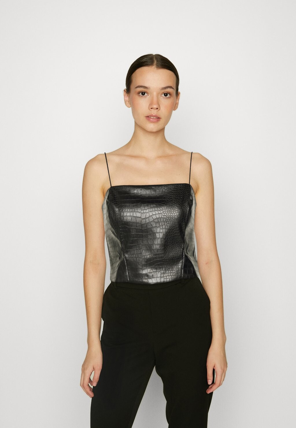 

Топ Gina Tricot, черный