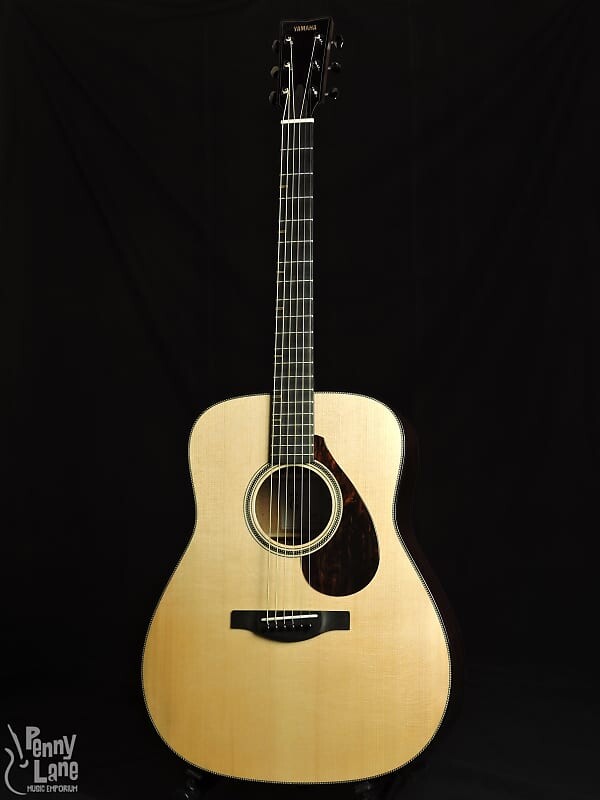 

Акустическая гитара Yamaha FG9 M NT Acoustic Dreadnought Guitar with Case