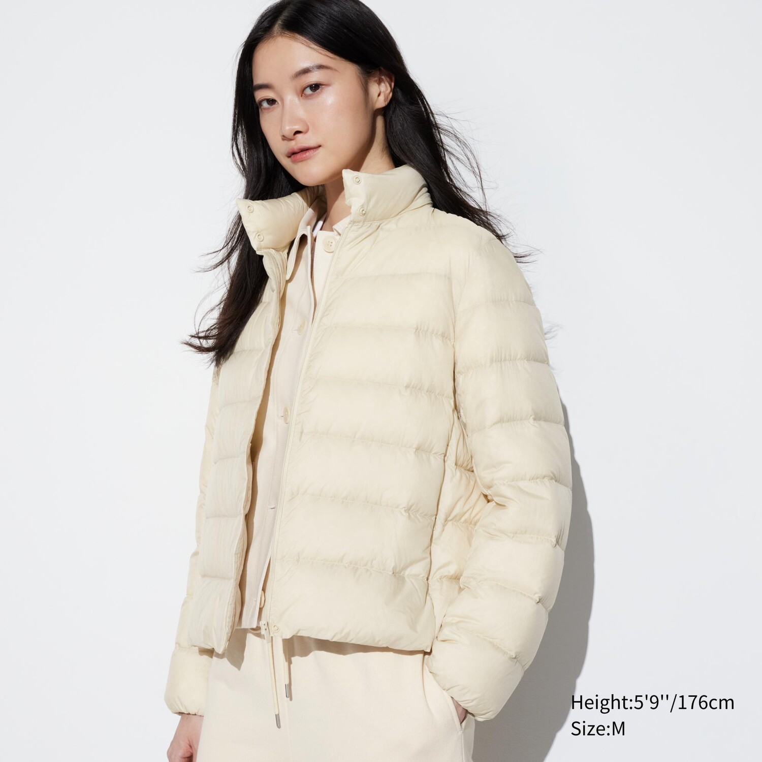 

Сверхлегкий пуховик UNIQLO, слоновая кость