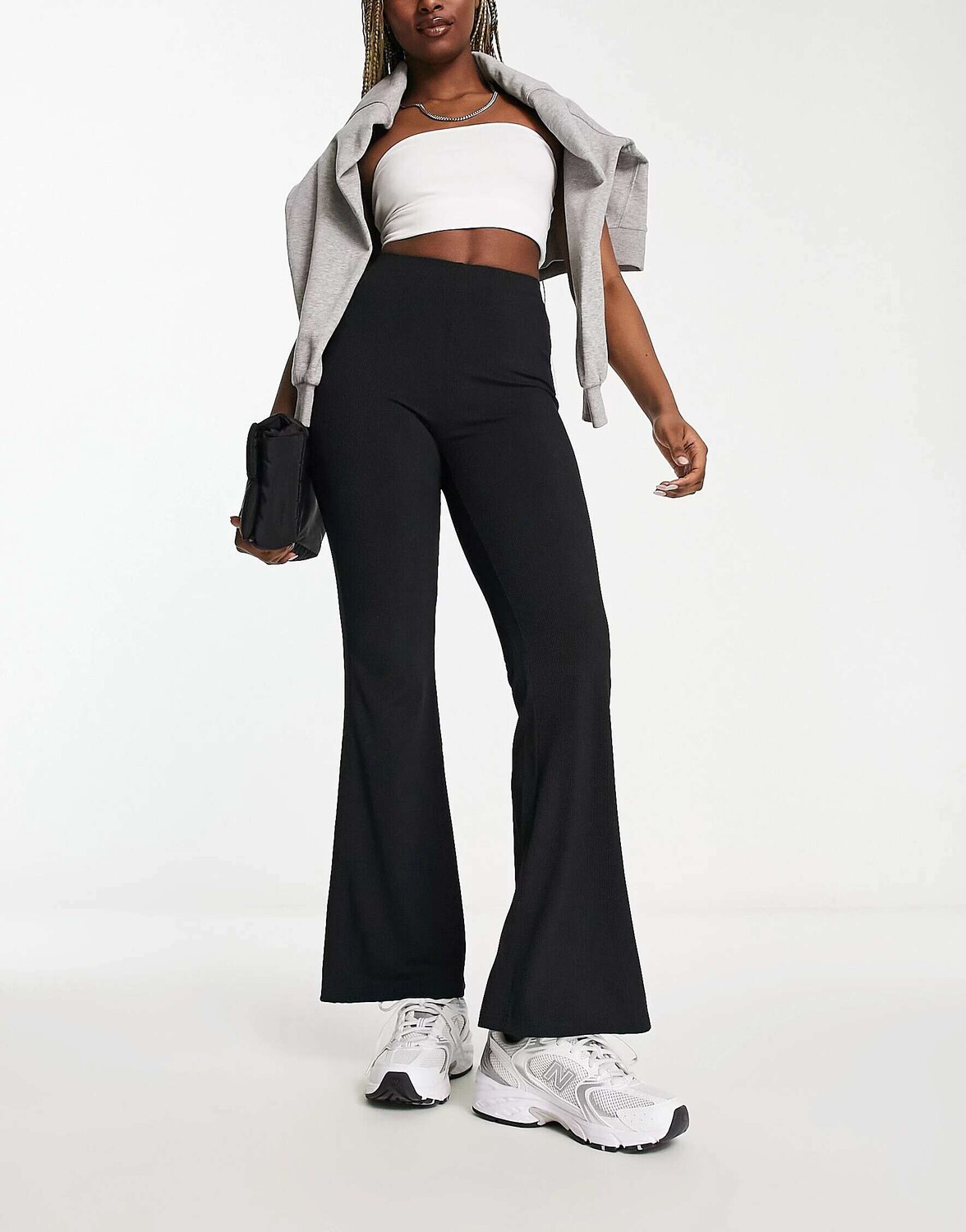 

Черные брюки в рубчик в рубчик Urban Threads, Черный