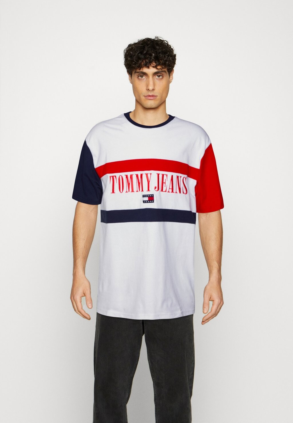 

Футболка с принтом Tommy Jeans, белый