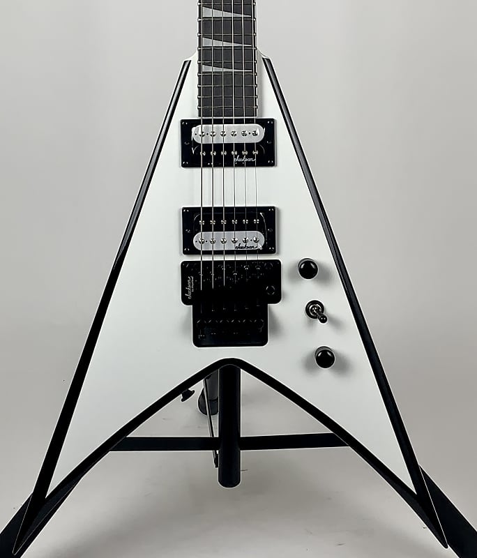 Электрогитара Jackson JS Series JS32 V - White with Black Bevels электрогитара jackson rhoads js32 black with white bevels