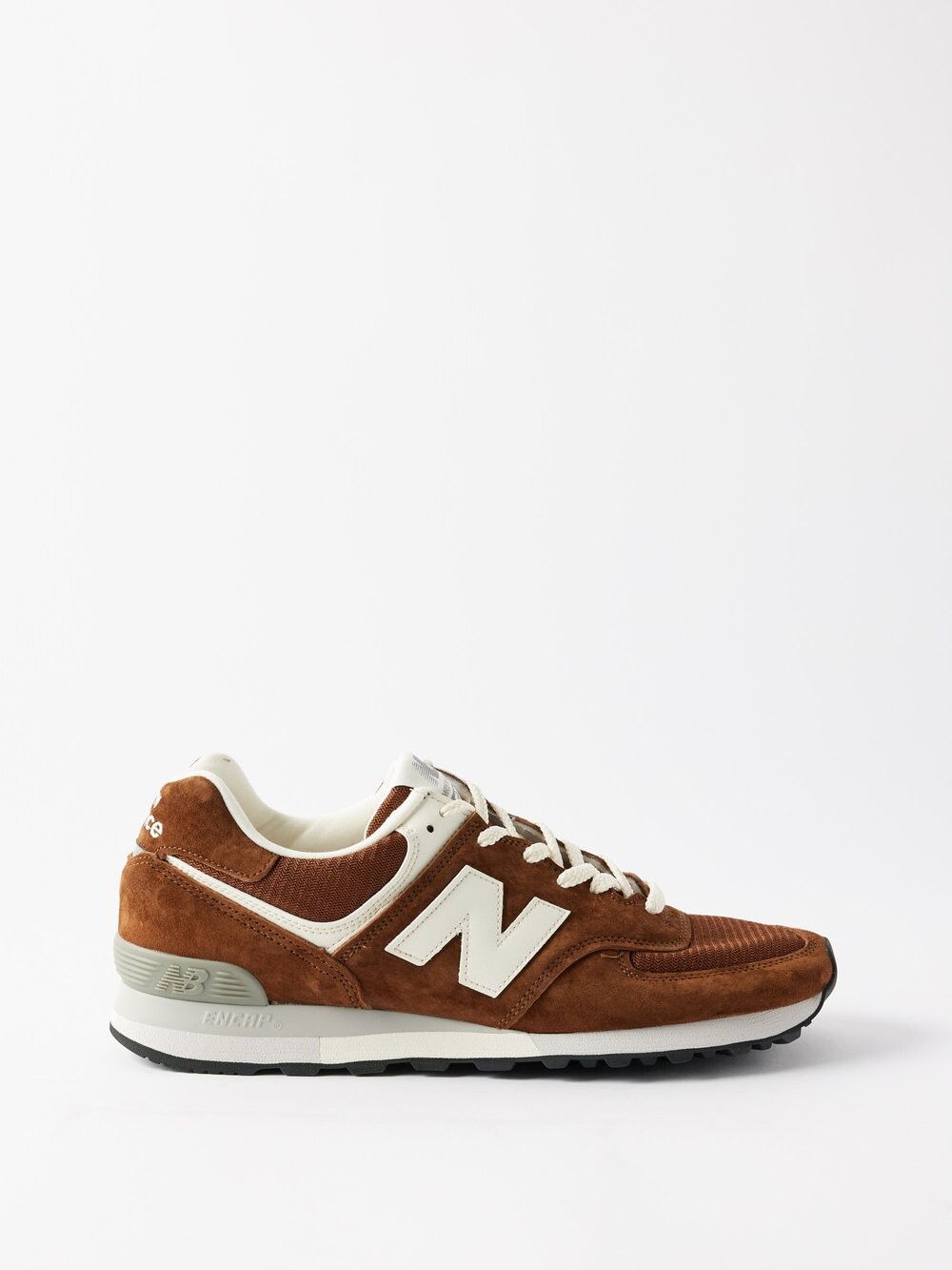 

Кроссовки made in uk 576 из замши и сетки. New Balance, коричневый