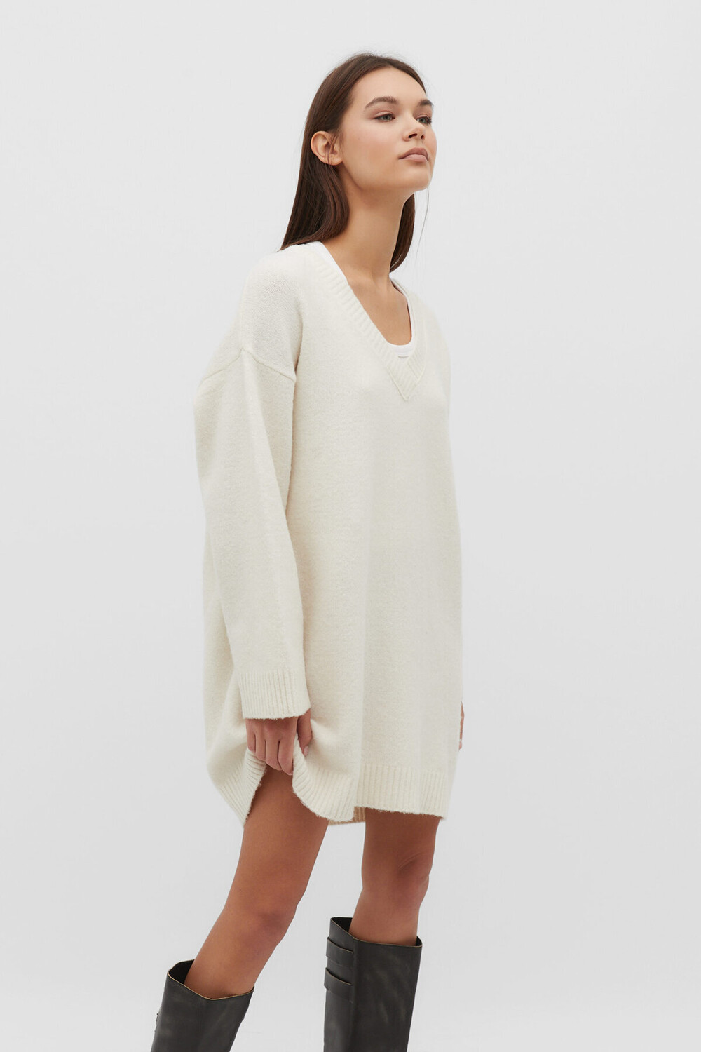

Короткое трикотажное платье Stradivarius, экрю