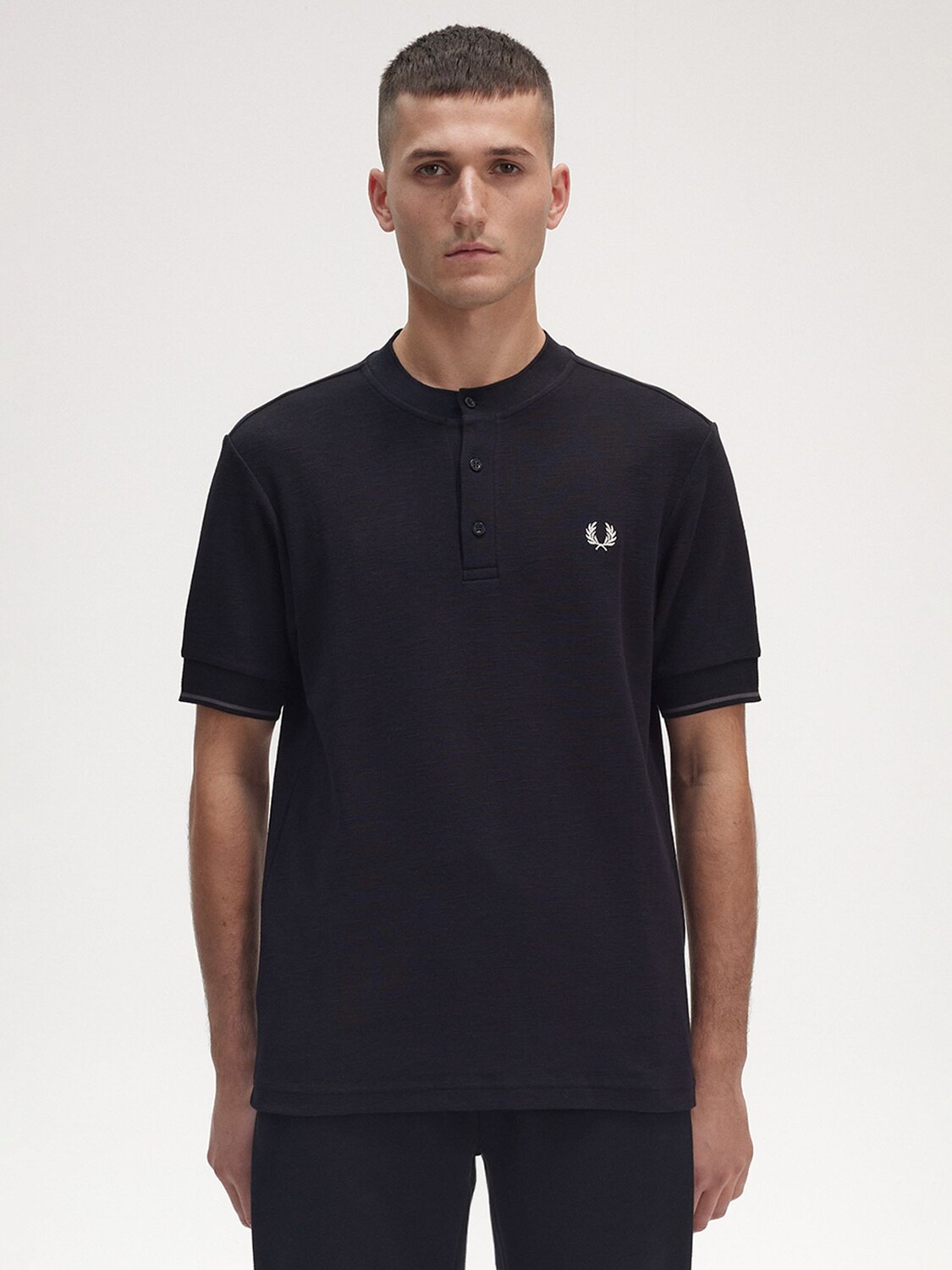 

Топ на пуговицах с короткими рукавами Fred Perry