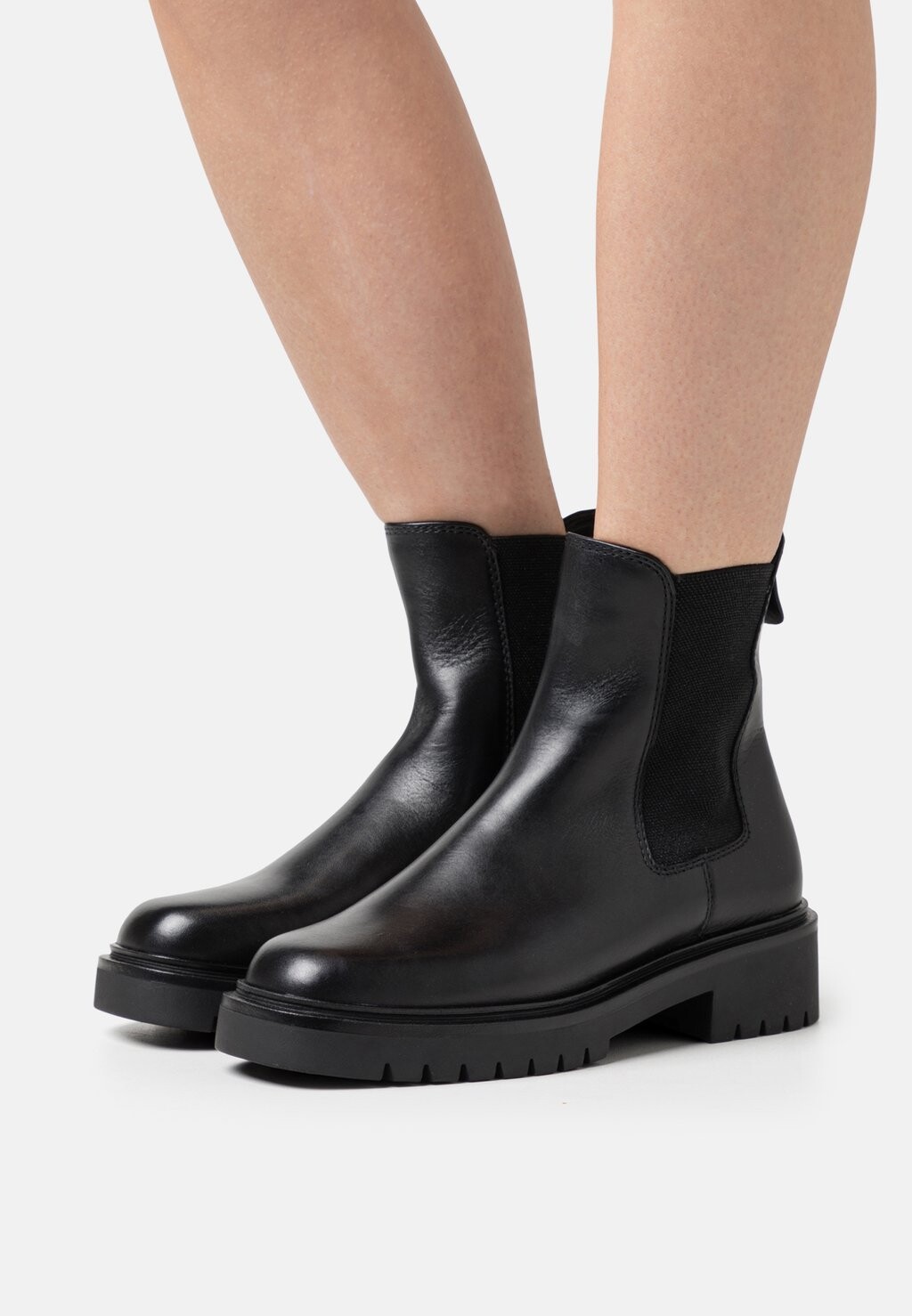 

Ботинки Tamaris, цвет black