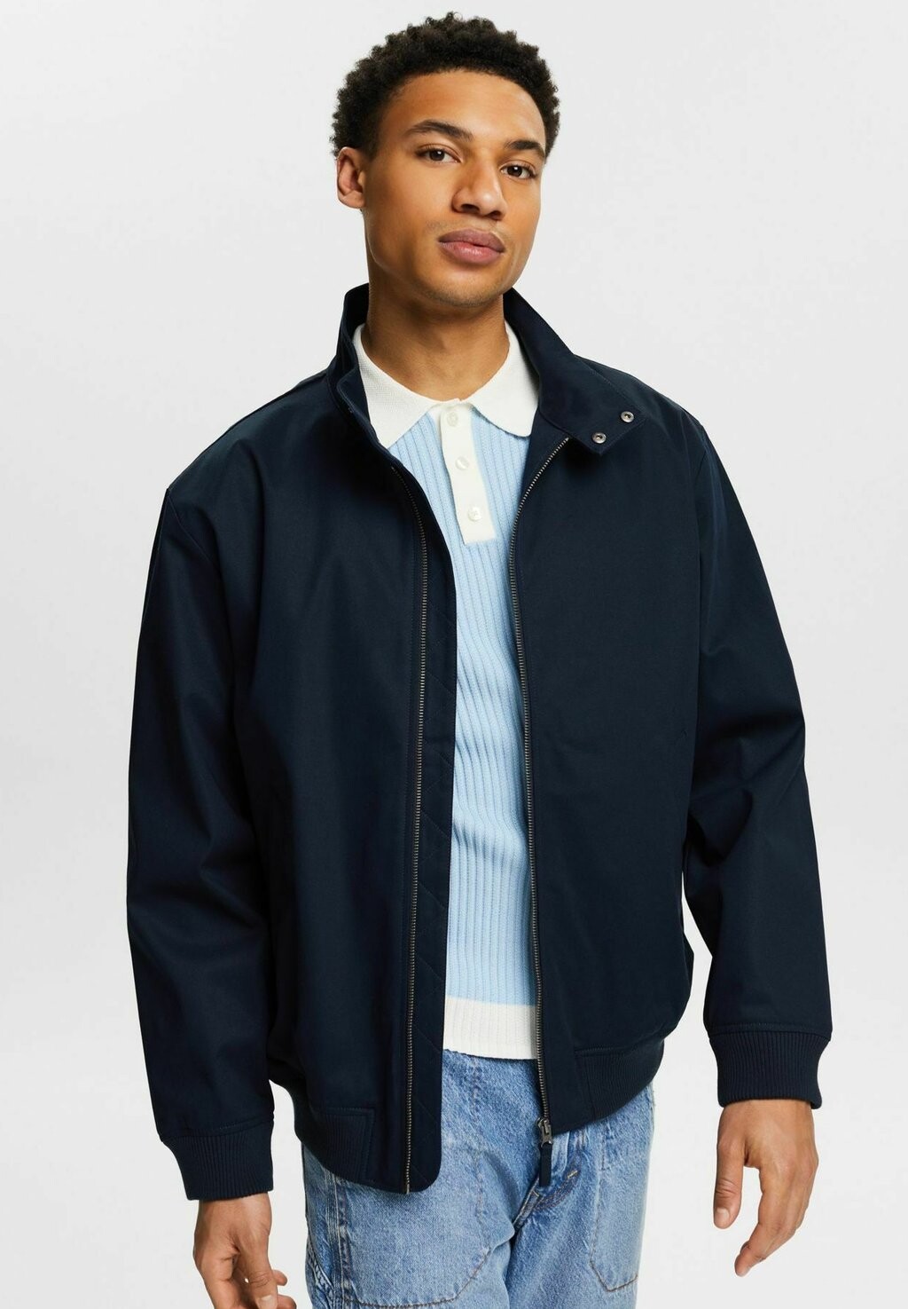 

Демисезонная куртка Esprit, цвет navy