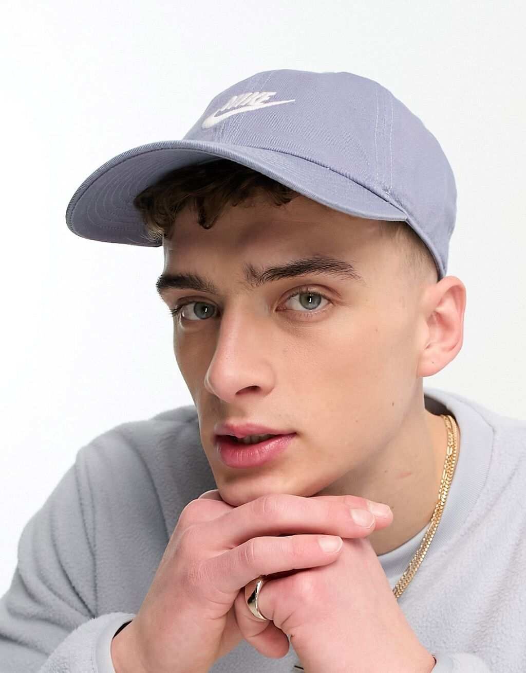 

Голубая кепка с логотипом Nike