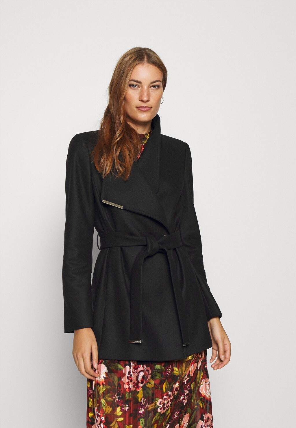

Классическое пальто Ted Baker, черный