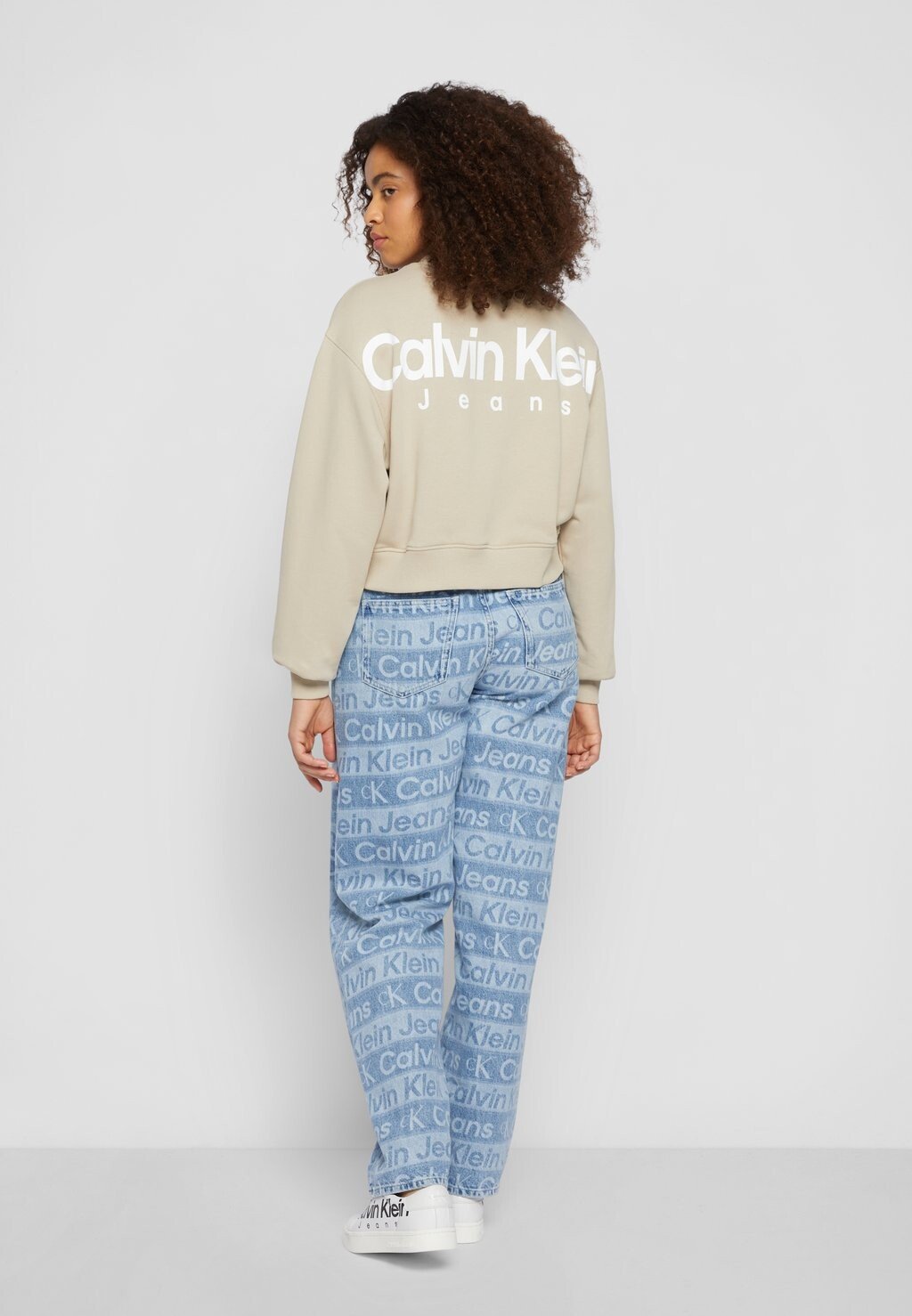 

Толстовка ЭКСКЛЮЗИВНЫЙ BOLD CALVIN GRAPHIC CREW NECK Calvin Klein Jeans, темно-серый
