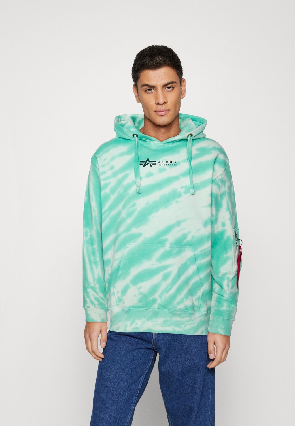 

Худи Alpha Industries