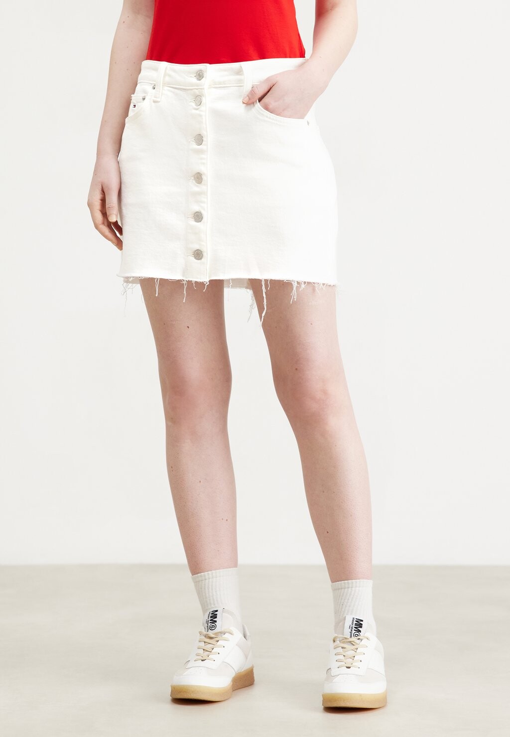 

Юбка джинсовая IZZIE SKIRT Tommy Jeans, белый